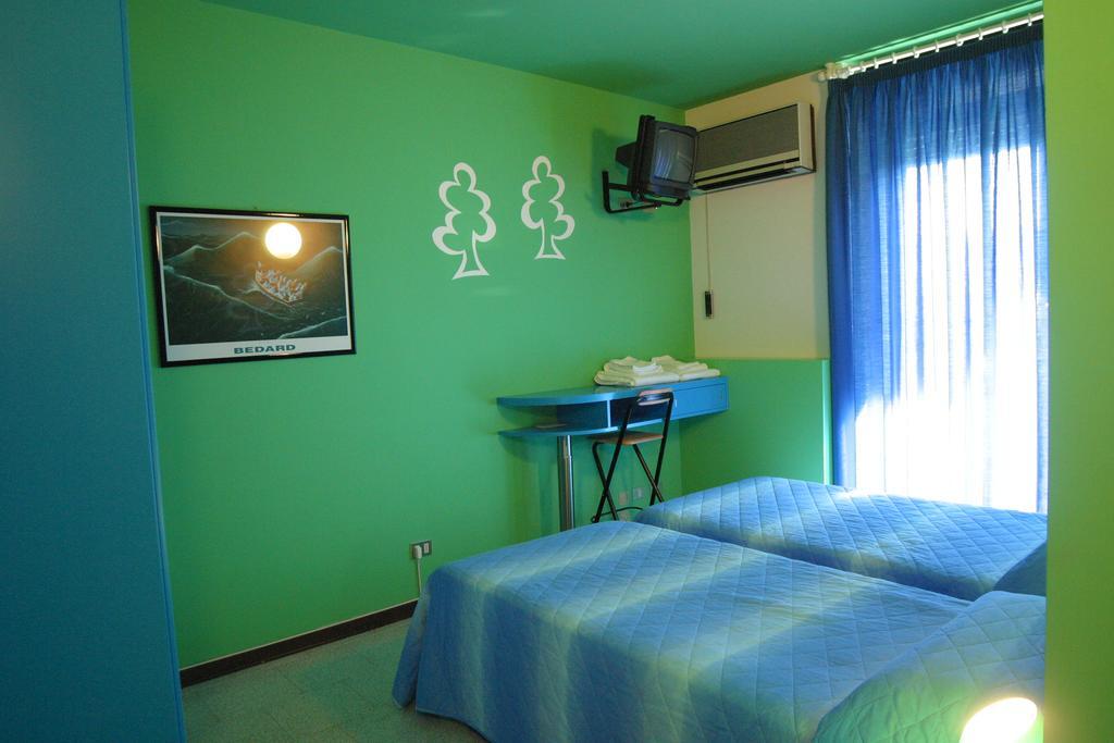 Aquamaris Hotel Sala Baganza Exterior photo