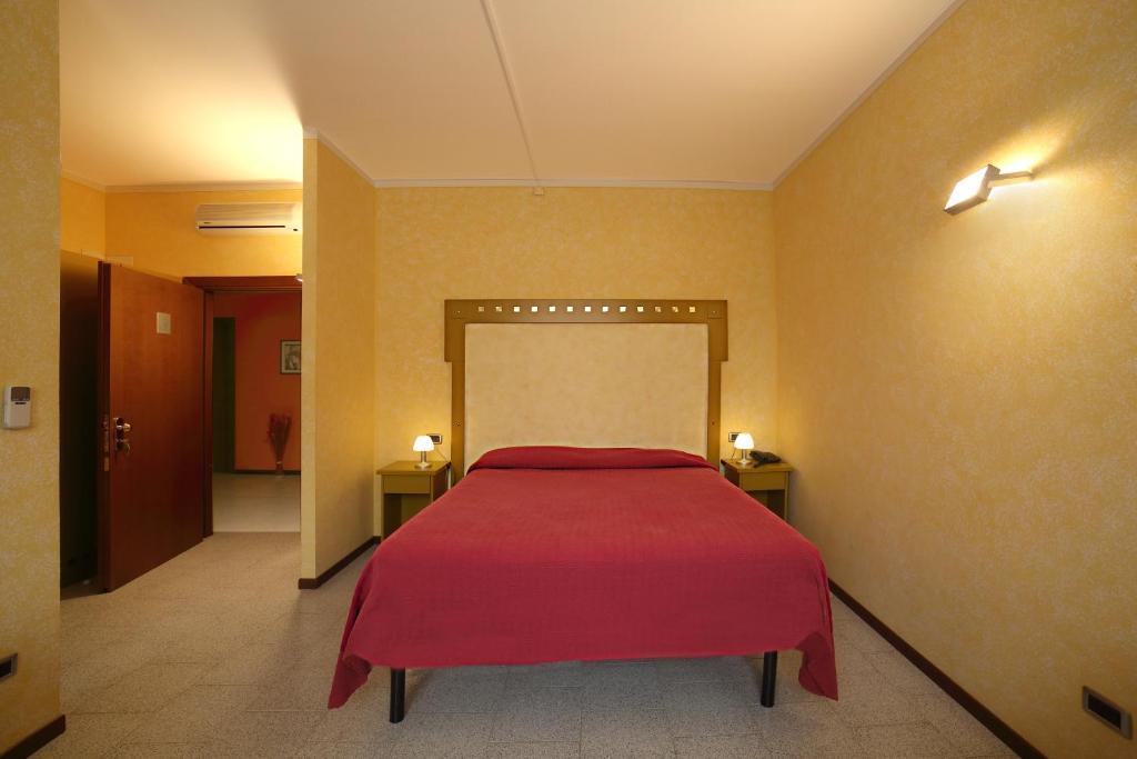 Aquamaris Hotel Sala Baganza Room photo